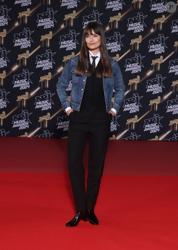 Clara Luciani - Photocall de la 26ème édition des NRJ Music Awards au palais des festivals de Cannes, France, le 1er novembre 2024. © Guignebourg-Bebert/Bestimage