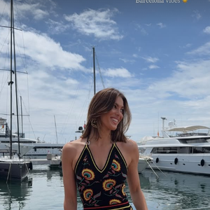 C’est à Barcelone qu’Iris Mittenaere se trouve en ce moment