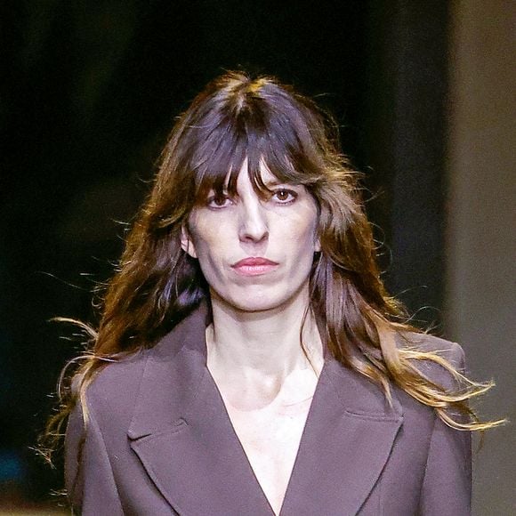 Lou Doillon au défilé Ami - Alexandre Mattiussi Collection Homme Prêt-à-Porter Automne/Hiver 2024 lors de la Fashion Week de Paris (PFW), à Paris, France, le 19 janvier 2024.