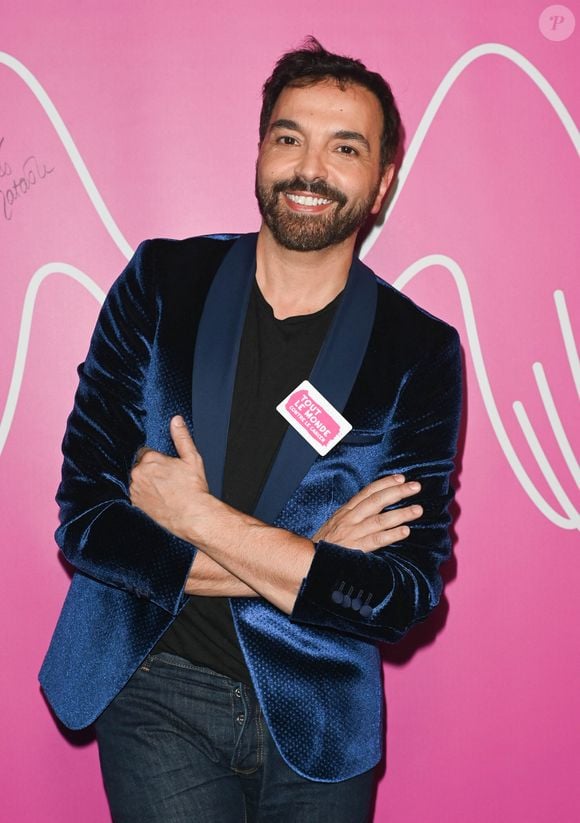 Son géniteur a finalement accepté le choix de son fils.
Kamel Ouali - Backstage - Enregistrement de l'émission "Tout le monde chante contre le cancer, les stars relèvent le défi" dans le cadre du gala de l'association "Tout le monde chante contre le cancer" présentée par J.Anthony au Dôme de Paris, et diffusée le 4 janvier sur W9. Le 22 novembre 2022
© Coadic Guirec-Christophe Clovis / Bestimage