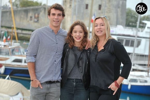 Lucie Bourdeau, Axel Huet, Jeanne Savary posent pour le photocall de la serie 'En Famille' durant le 15e Festival de la Fiction Tv a La Rochelle le 13 Septembre 2013.13/09/2013 - La Rochelle