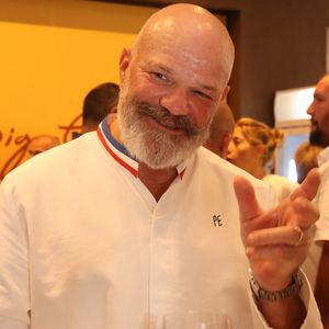 Sébastien Beaurain et Ophélie Dutilly, propriétaires du restaurant La Ferme des Trois Louches sont passés dans Cauchemar en cuisine

Le chef Philippe Etchebest décline son plat "Signature" en mode street food au sein du Pop Up Club à Bordeaux le 11 septembre 2023. © Fabien Cottereau / Bestimage