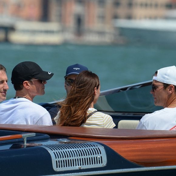 Orlando Bloom, Tom Brady, Corey Gamble et Alex Spiro aperçus en Riva, la veille du mariage de Jeff Bezos et Lauren Sanchez à Venise, le 26 juin 2025.

Backgrid UK/ Bestimage
