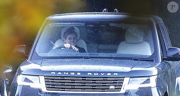 La princesse Beatrice d’York arrive à Windsor pour rendre visite à son père, le prince Andrew, qui a récemment renoncé à ses titres royaux, le 20 octobre 2025.
©GOFF  / BESTIMAGE