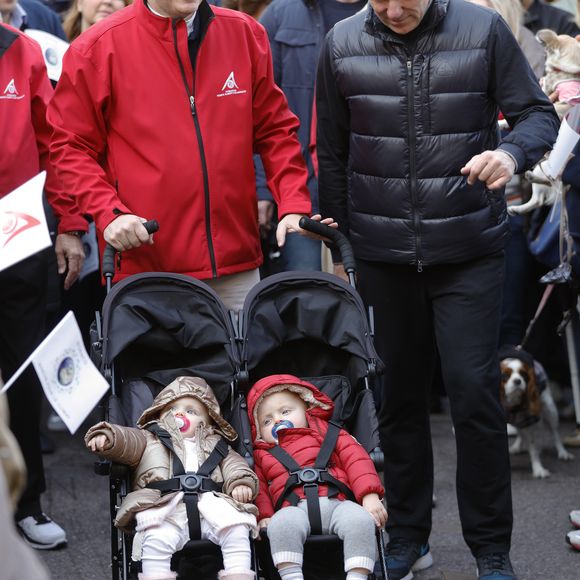 Sergueï Bubka - Le prince Albert II de Monaco, sa femme la princesse Charlène de Monaco avec leurs jumeaux le prince Jacques et la princesse Gabriella participent à une "Marche pour le Climat" à Monaco, le 29 novembre 2015, à l'occasion du lancement de la conférence des Nations Unies de la COP21 organisée à Paris.
 © J. C. Vinaj / Bestimage