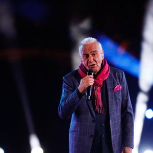 "C’est exactement l’endroit où tu ne peux rien transmettre", a t-il récemment lâché en toute franchise.

Exclusif - Michel Fugain - Tournage de l'émission "La grande soirée du 31 décembre de Paris" au Musée du Quai Branly à Paris, diffusée le 31 décembre sur France 2
© Christophe Clovis / Bestimage