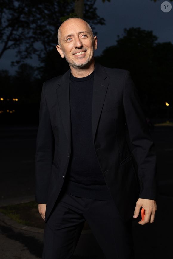 Exclusif - Gad Elmaleh - Les célébrités arrivent au dîner du Cinéma du Madame Figaro au restaurant "Gigi" à Paris le 31 mars 2026. © Julien Sarkissian/Bestimage
