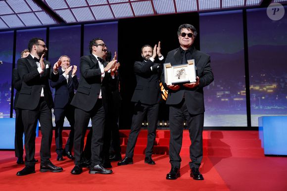 Jafar Panahi (Palme d’Or pour “Un simple accident” ) lors de la cérémonie de clôture de la 78ème édition du festival international du film de Cannes le 24 mai 2025.

© Moreau / Jacovides / Bestimage
