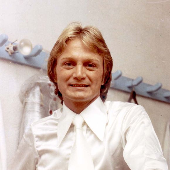 Claude François a vécu dans un appartement situé boulevard Exelmans à Paris, aujourd’hui de nouveau en vente.

Archives - Claude Francois. Photo par AGENCE / BESTIMAGE