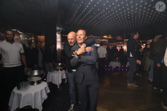 Jean Roch et son frère Dominique Pedri - Jean Roch a reçu ses amis pour fêter la fermeture de son célèbre club privé, "VIP Room" à Saint-Tropez, après 29 ans d'existence, le 5 avril 2026. Après un dernier week-end de fête, du 3 au 5 avril 2026, le célèbre établissement sera remplacé par le "Lilly's Club".
© Franz Chavaroche / Bestimage