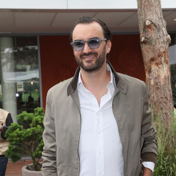 Cyril Lignac au village lors des internationaux de tennis de Roland Garros à Paris, le 10 juin 2018.
© Moreau-Jacovides/Bestimage