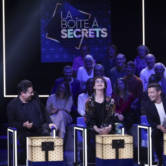 Exclusif - Laurent Gerra, Anny Duperey, Gautier Capuçon et Faustine Bollaert lors de l'enregistrement de l'émission "La Boîte à secrets", présentée par F.Bollaert et diffusée le 10 octobre 2025 sur France 3, dans les studios du Lendit à Saint-Denis, Seine Saint-Denis, France, le 22 septembre 2025. © Jack Tribeca/Bestimage