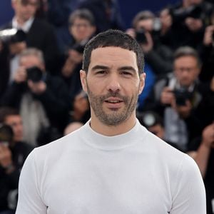 Tahar Rahim est une tête d'affiche du cinéma français

Tahar Rahim - Photocall du film "Alpha" lors du 78ème Festival International du Film de Cannes.
© Jacovides-Moreau / Bestimage