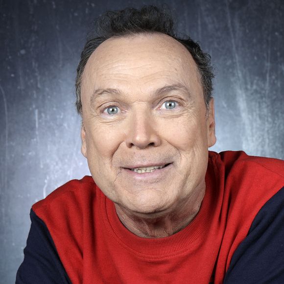 Portrait de Julien Lepers, lors de l'enregistrement de l'émission "Chez Jordan" à Paris. Le 5 octobre 2022 © Cédric Perrin / Bestimage