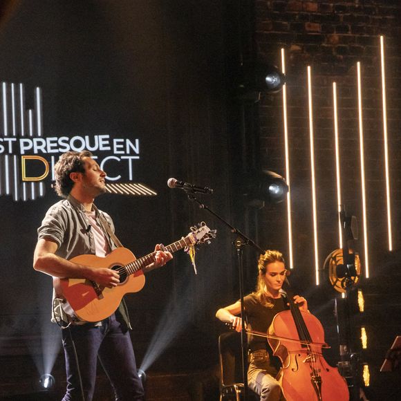 Exclusif - Vianney Bureau et sa femme Catherine Robert - Backstage de l'enregistrement de l'émission "On est presque en direct" (OEED) présentée par L. Ruquier et diffusée sur France 2 le 7 novembre 2020. © Jack Tribeca / Bestimage (No Web - pour suisse et Belgique)