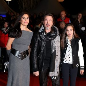 Florent Pagny a su transmettre son goût du voyage et d'une vie proche de la terre à sa fille également, la jeune Ael...

Florent Pagny, sa femme Azucena et leur fille Ael à la 15eme edition des NRJ Music Awards à Cannes, le 14 decembre 2013. © Jacovides-Junior / Bestimage