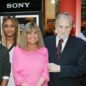 Exclusif - Jean-Jacques Debout, Chantal Goya et ses petits enfants Sanjay, Samantha et Alexandre - Jean-Jacques Debout reçoit 2 Disques d'Or chez sa maison de disques Sony à Paris le 19 juin 2014. © JLPPA / Bestimage