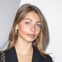 Stella, fille de Jean-Paul Belmondo, se ressource sous le soleil avec deux membres du clan chers à son cœur