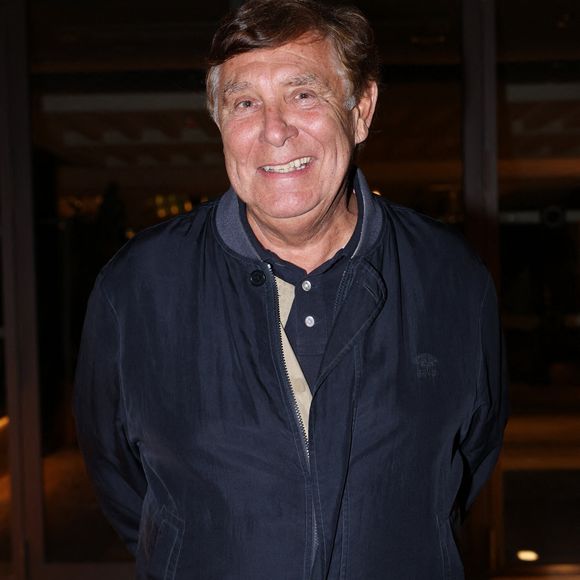 Jean-Pierre Foucault participe au FESTIFF (Festival du CINEMA FeelGood) à L'Isle sur la Sorgue, France, le 12 octobre 2025. Photo par Jerome Domine/ABACAPRESS.COM