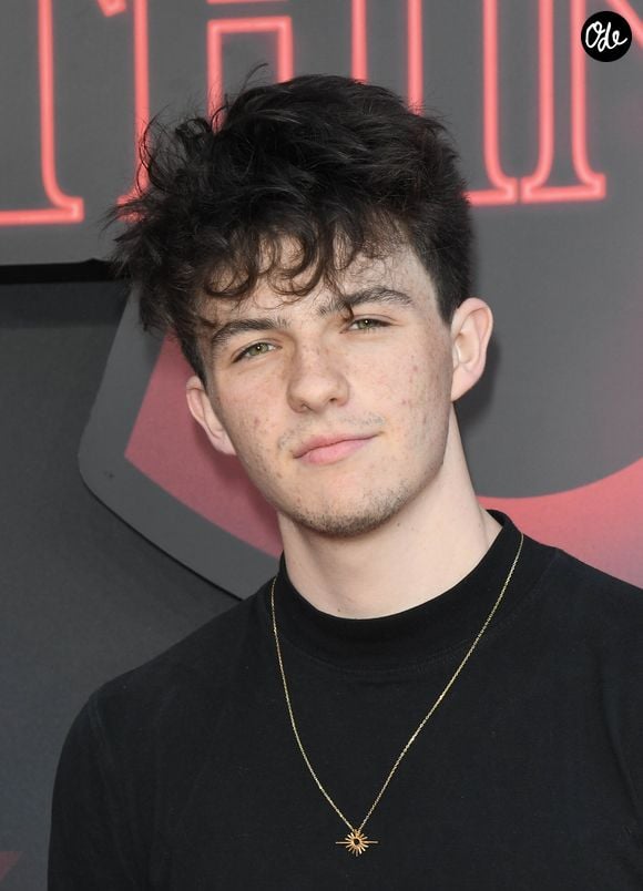 C'est sur son compte Instagram que le DJ s'est livré, levant le voile sur le mal qui le ronge.

Petit Biscuit (Mehdi Benjelloun) à la première de la série Netflix "Stranger Things - Saison 3" au cinéma Le Grand Rex à Paris, le 4 juillet 2019.
© Guirec Coadic/Bestimage
