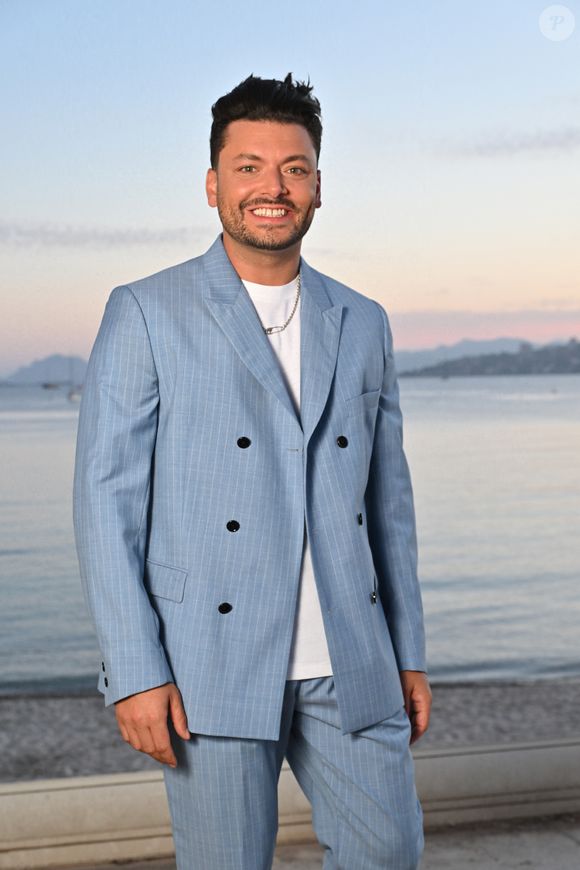 Exclusif - Kev Adams - Backstage et rendez-vous - Enregistrement de l'émission "L'humour à la plage" pour le 1er festival de Juan les Pins à la pinède Gould. © Bruno Bebert / JR Santini / Bestimage