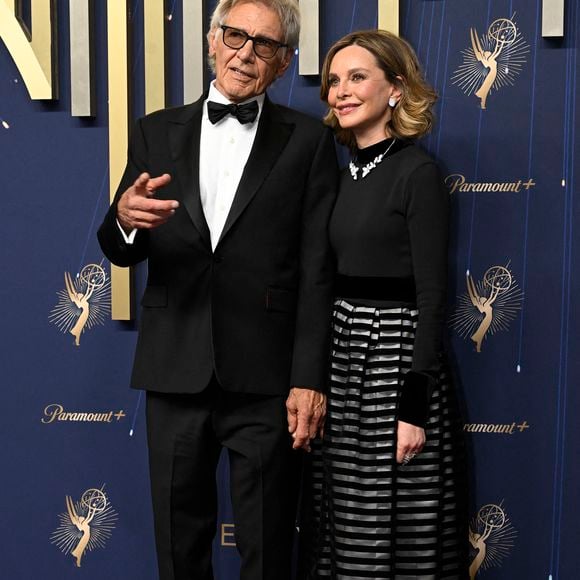 Harrison Ford et Calista Flockhart arrivent à la 77e cérémonie annuelle des Primetime Emmy Awards au Peacock Theater à Los Angeles le dimanche 14 septembre 2025. Photo by John McCoy/UPI/ABACAPRESS.COM