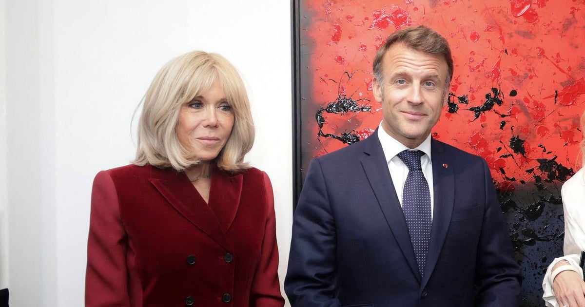 Brigitte Macron au bras d’Emmanuel pour soutenir sa fille, Tiphaine remarquée dans une combinaison très flashy