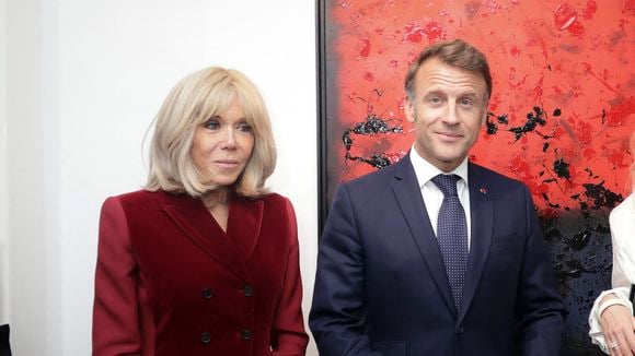 Brigitte Macron au bras d’Emmanuel pour soutenir sa fille, Tiphaine remarquée dans une combinaison très flashy