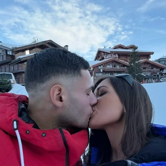 Elle attend son premier enfant avec Alexis, son compagnon présenté en mars dernier sur Instagram
Elsa Esnoult et son compagnon Alexis - Instagram