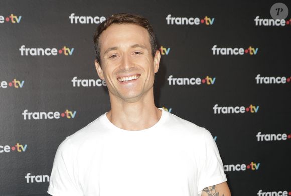 Hugo Clément au photocall de la conférence de presse de rentrée de France Télévisions à Paris, France, le 4 septembre 2024. © Coadic Guirec/Bestimage