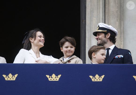 Le prince Carl Philip, la princesse Sofia, la princesse Ines, le prince Gabriel, le prince Alexander lors des célébrations de l'anniversaire de S.M. le Roi dans la cour extérieure du Palais Royal, à Stockholm, Suède, le 30 avril 2025. Photo par Patrik C Osterberg/Stella Pictures/ABACAPRESS.COM