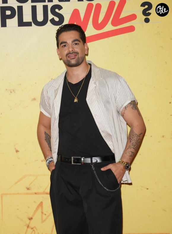 Cette organisation aurait été particulièrement difficile à vivre pour Coralie, qui aurait été surprise par une rupture qu'elle n'avait pas souhaitée.

Christophe Licata - Photocall du casting du jeu télévisé de la saison 2 "Qui sera le plus nul ?" sur TF1 à Boulogne-Billancourt le 22 juin 2026. © Coadic Guirec/Bestimage