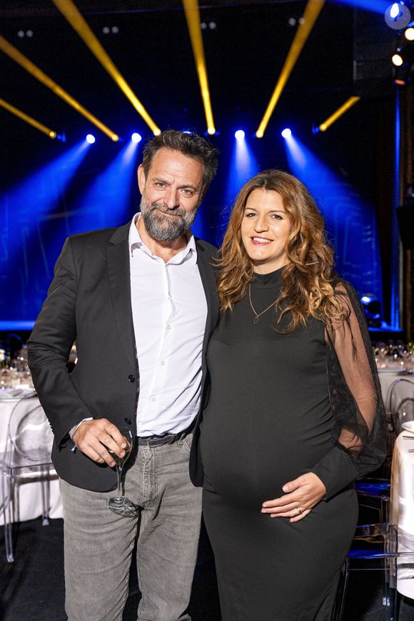 Matthias Savignac et sa femme Marlène Schiappa (présidente de "Actives") lors du dîner des femmes cheffes d'entreprises organisé par l'ONG "Actives" avec le soutien de L'Oréal, LinkedIn et Tilder au Trianon à Paris le 23 septembre 2025.

Photo : Pierre Perusseau / Bestimage