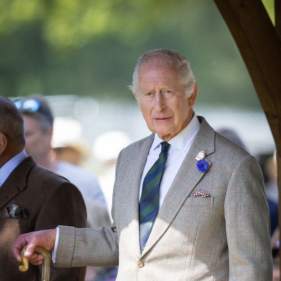 Nouveau scandale pour Charles III ? On dirait bien...

Le roi Charles III d'Angleterre assiste au Royal Windsor Horse Show qui se tient dans le parc du château de Windsor, dans le Berkshire, au Royaume-Uni. (GOFF INF / BESTIMAGE).
