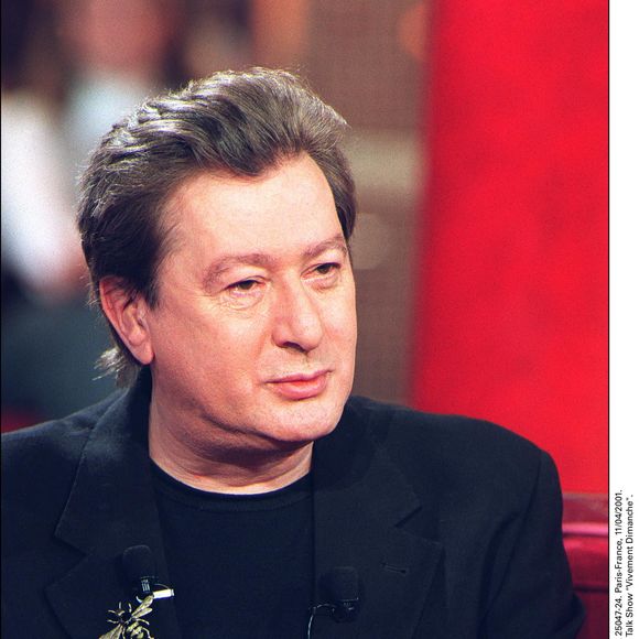 Alain Bashung lors de l'enregistrement de l'émission "Vivement Dimanche" le 11 avril 2001. © Jean-Jacques Datchary/ABACA