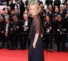 La journaliste de 54 ans y fait dialoguer habitants, vigiles et maires.
Caroline Roux - Montée des marches du film « Eddington » lors du 78ème Festival International du Film de Cannes, au Palais des Festivals à Cannes. Le 16 mai 2025 © Jacovides-Moreau / Bestimage