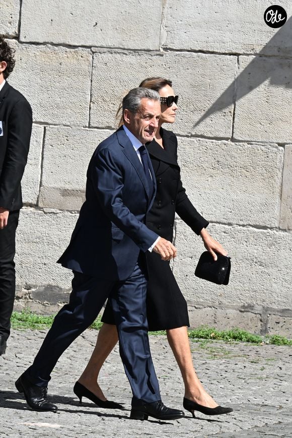 Nicolas Sarkozy et sa femme Carla Bruni aux obsèques de Mathilde Favier en l'église Saint-Sulpice à Paris, le 31 août 2026. 

Agence / Bestimage