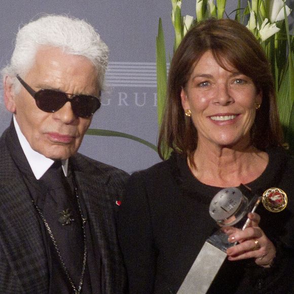 Karl Lagerfeld et la princesse Caroline de Monaco assistent à la remise du prix de la charité "MENSCHEN in EUROPA" à la princesse Caroline pour son engagement en faveur des enfants dans le besoin à Passau, en Allemagne, le 12 décembre 2011. Photo Goran Gajanin/DDP Images/ABACAPRESS.COM