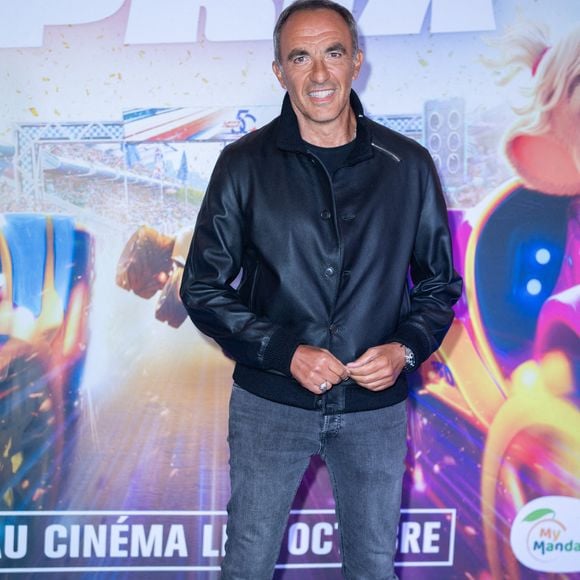 Nikos Aliagas à l'avant-première du Super Grand Prix au cinéma Grand Rex à Paris, France, le 28 septembre 2025. Photo par Aurore Marechal/ABACAPRESS.COM