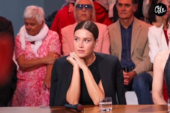 Adèle Exarchopoulos - Plateau de l'émission "C à vous" lors du 79ème Festival International du Film de Cannes le 18 mai 2026. © Jack Tribeca / Bestimage