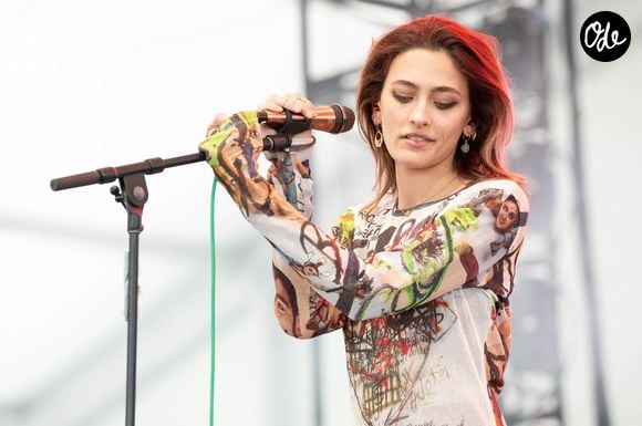 Parmi ses trois enfants, sa fille Paris Jackson a elle aussi choisi la musique et poursuit aujourd'hui sa propre carrière.

Paris Jackson en concert lors du 2023 Bonnaroo Music & Arts Festival à Manchester (Tennessee), le 18 juin 2023. © Zuma Press / Bestimage