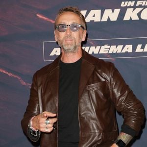 Il s'agit de Philippe Caverivière

Philippe Caverivière - Avant-première du film "L'Homme qui rétrécit" au cinéma le Grand Rex à Paris le 6 octobre 2025. © Coadic Guirec/Bestimage