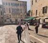 Samedi 2 août 2025, Philippe Bas a partagé une photo de lui et de Valentina sur une place à Venise, en Italie. En costume, nous pouvons le voir tenir la main de son épouse en robe de mariée portant un voile et un bouquet.

Publication Instagram de Philippe Bas pour son union avec Valentina en Italie. Date de publication : 2 août 2025.
