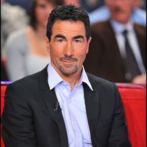 Archives - Luc Alphand sur le plateau de Vivement Dimanche. Guillaume Gaffiot/Bestimage