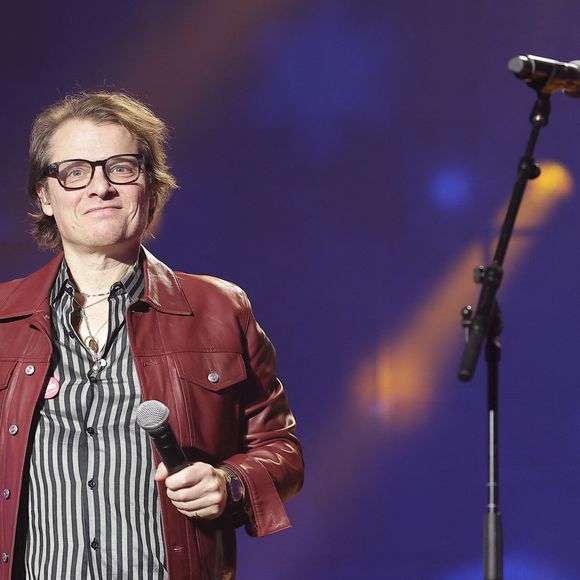 Exclusif - Bénabar lors du concert du gala de Noël de l'association Tout le monde contre le cancer fête ses 20 ans diffusé le 24 décembre sur M6 à l'Adidas Aren Porte de la Chapelle à Paris, France, le 4 décembre 2025. © Coadic Guirec/Bestimage