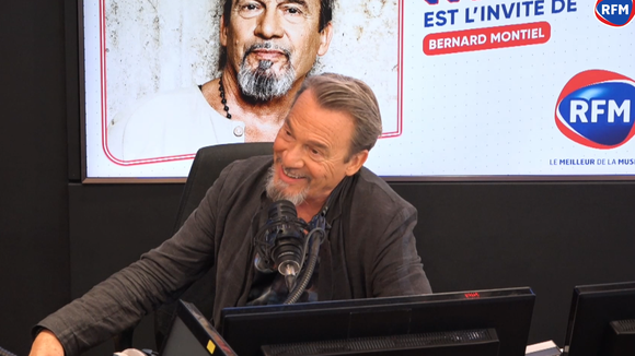 Photo : Florent Pagny, qui va beaucoup mieux, était l'invité de Gilles  Bouleau aux 20 heures de TF1 le jeudi 16 novembre. © Captute TV TF1 via  Bestimage - Purepeople