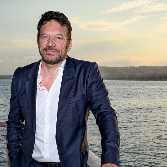 Toutefois, Samuel Le Bihan n'est pas contre l'idée de revivre une grande histoire et même de rencontrer celle avec qui il restera jusqu'à la fin de sa vie. Mais cette histoire, il la gardera pour lui !

L'acteur Samuel le Bihan - Soirée spectacle et dîner à la plage Castel, pour les maires participant à l' UNOC3 (conférence des Nations unies sur l’océan). Sur la Promenade des Anglais à Nice, un concert Dj avec Agoria et Cassius, suivi d'un spectacle de drones inédit.

© Bruno Bebert / Bestimage