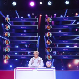 Exclusif - Laurence Boccolini, lors de l'enregistrement de l'émission "On Connait La Chanson Années 90", présentée par L.Boccolini et diffusée le 19 mai 2026 sur W9, à Paris, France, le 8 avril 2026. © Jack Tribeca/Bestimage