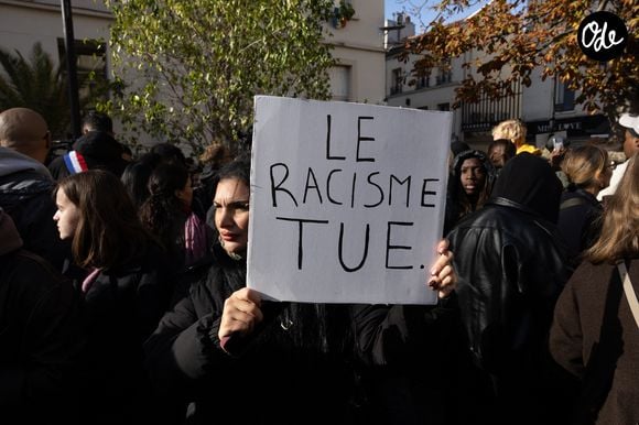 De grands noms du cinéma, de la musique et du sport dénoncent un climat hostile, notamment dans les médias.

Marche blanche à Aubervilliers, en Seine-Saint-Denis, en hommage à Pengo Bossio Wangi, combattant amateur de MMA de 26 ans tué par balle à Trappes, le 23 octobre 2026. 

© Frederic Lefebvre / Bestimage