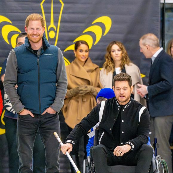 Le prince Harry, duc de Sussex, et Meghan Markle, duchesse de Sussex, Michael Bublé et son épouse Luisana assistent à la dernière journée de l'événement "One Year to Go" avant les Invictus Games Vancouver Whistler 2025 et participent à une session de curling au Vancouver Curling Club du Hillcrest Community Centre à Vancouver, Canada, le 16 février 2024. ©Backgrid USA / Bestimage